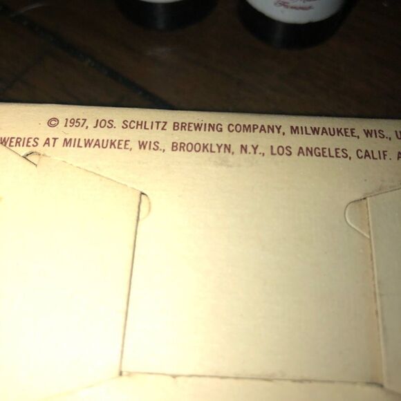 Vintage 1957 Schlitz Beer Bottle Salt And Pepper Shakers In Original Box - Picture 2 of 4